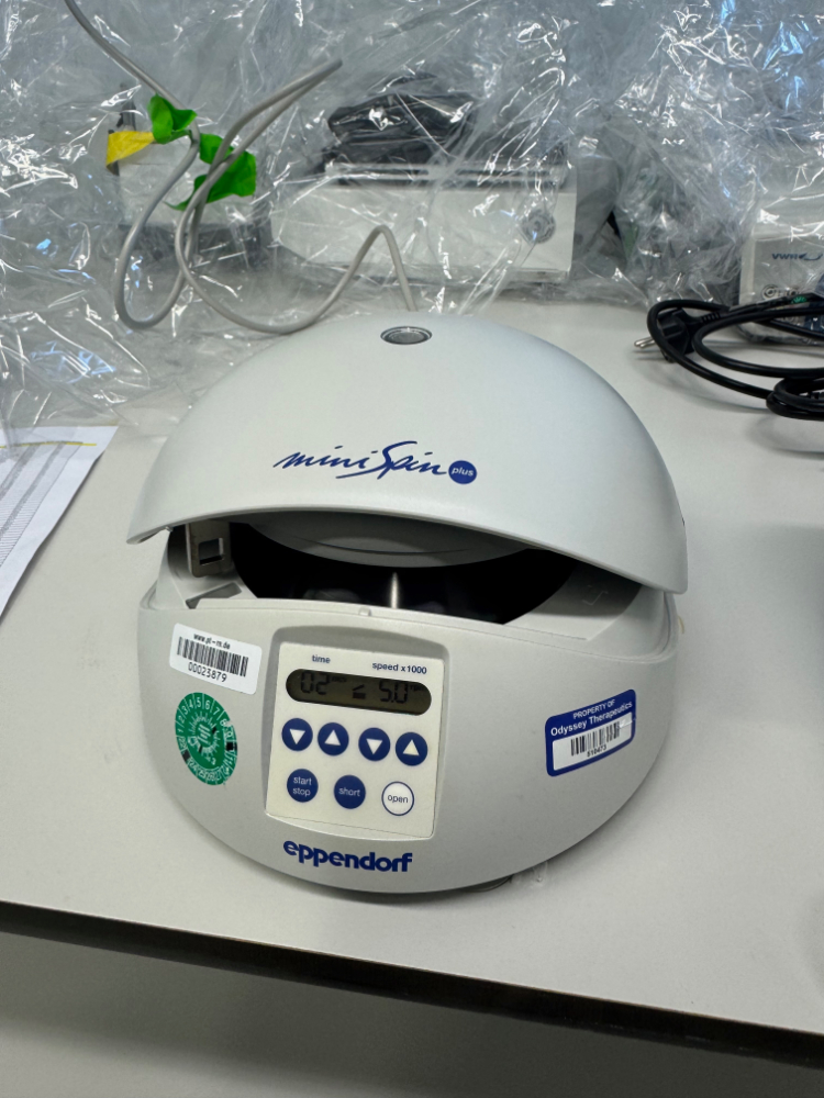 Image of Eppendorf MiniSpin plus Centrifuge